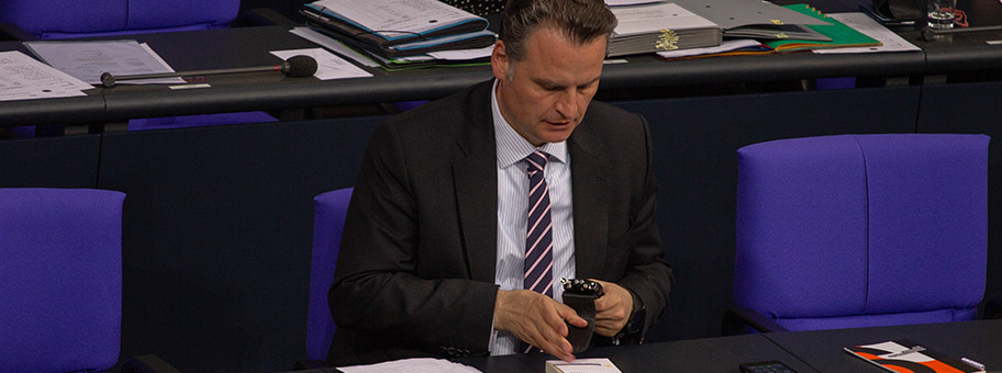 Günter Krings im Plenum des Deutschen Bundestages am 11. April 2019 in Berlin.