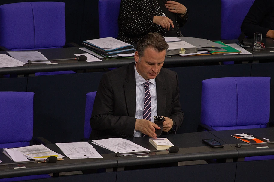 Günter Krings im Plenum des Deutschen Bundestages am 11. April 2019 in Berlin.