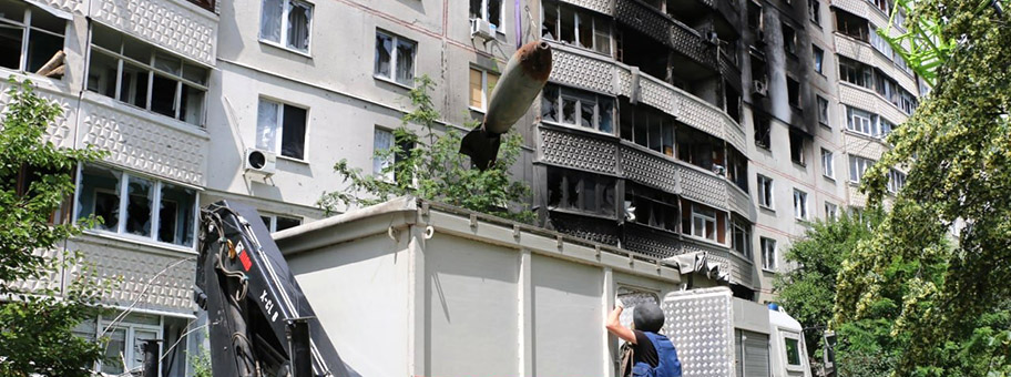 Räumung einer Fliegerbombe in Charkiw, Juni 2022.