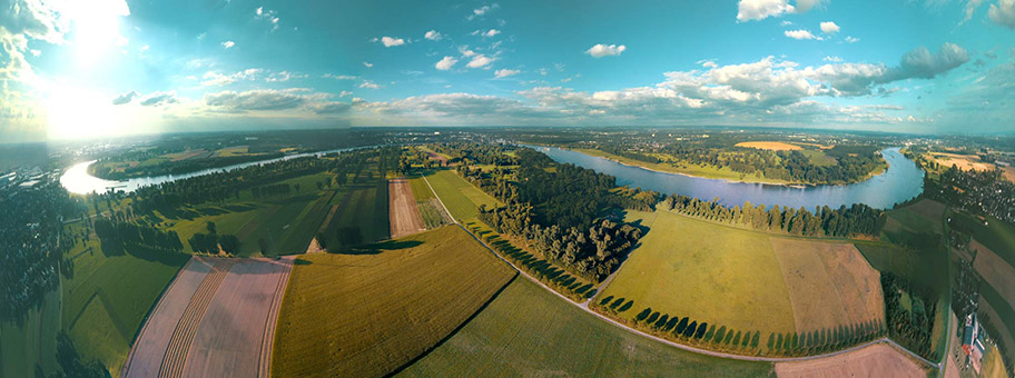 Septemberwanderung. Überm Rhein.