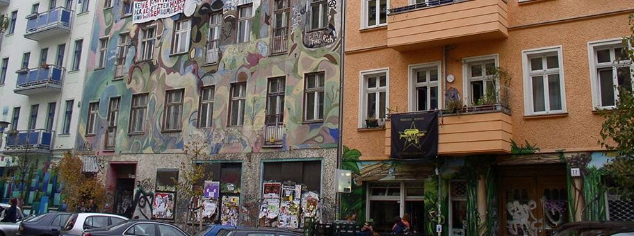 Besetztes Gebäude in der Rigaer Strasse, Berlin-Friedrichshain.