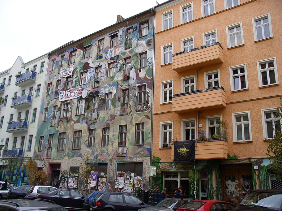 Besetztes Gebäude in der Rigaer Strasse, Berlin-Friedrichshain.