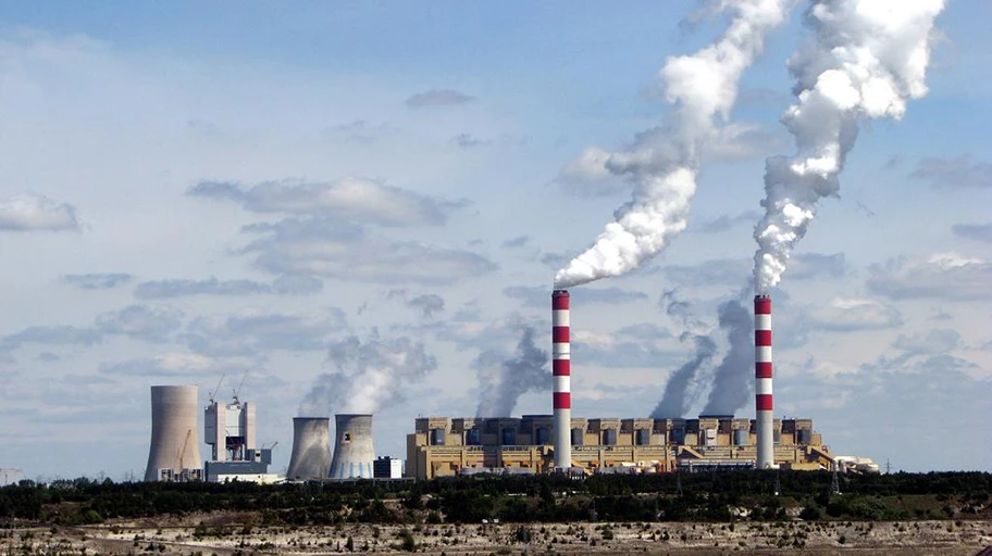 Europas grösstes Braunkohlekraftwerk, Bełchatów in Polen.