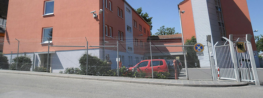 Aussenstelle M C 2 des Bundesamtes für Migration und Flüchtlinge (BAMF) in der Rothenburger Strasse 29 in Zirndorf.
