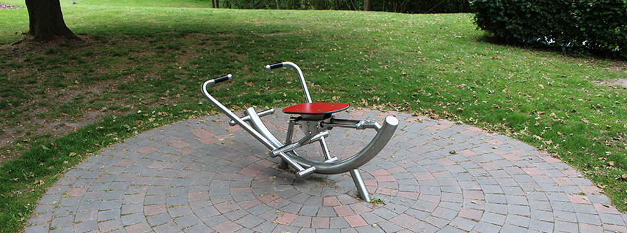 Rudergerät im Bewegungspark im Losbergpark Stadtlohn.
