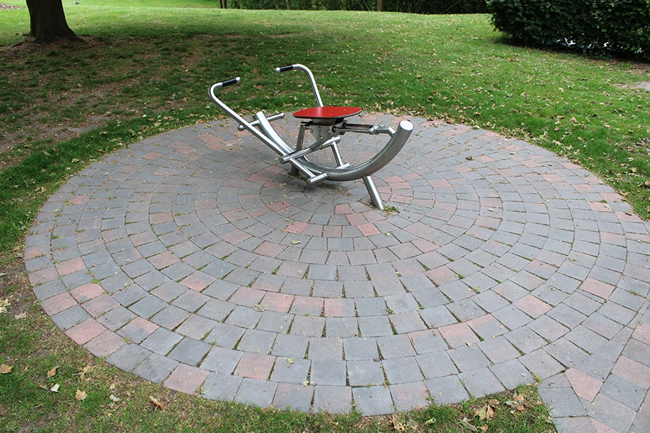 Rudergerät im Bewegungspark im Losbergpark Stadtlohn.