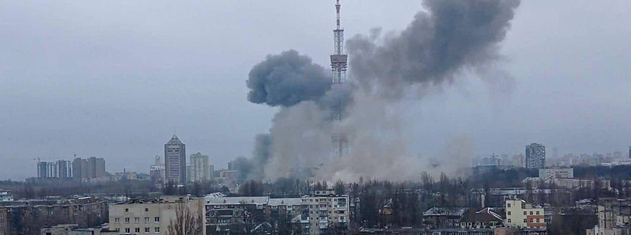 Bombardement des Fernsehturms in Kiew, März 2022.