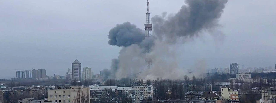 Bombardement des Fernsehturms in Kiew, März 2022.