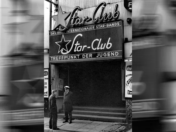 Eingang des Star-Clubs in der Großen Freiheit, Hamburg. Müsste 1968 gewesen sein, Scan vom Negativstreifen.