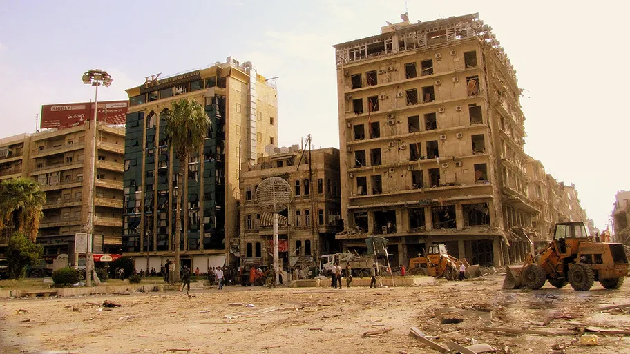 Selbstmordanschlag der al-Nusra-Front in Aleppo im Oktober 2012. Mindestens 40 Menschen kamen dabei ums Leben.