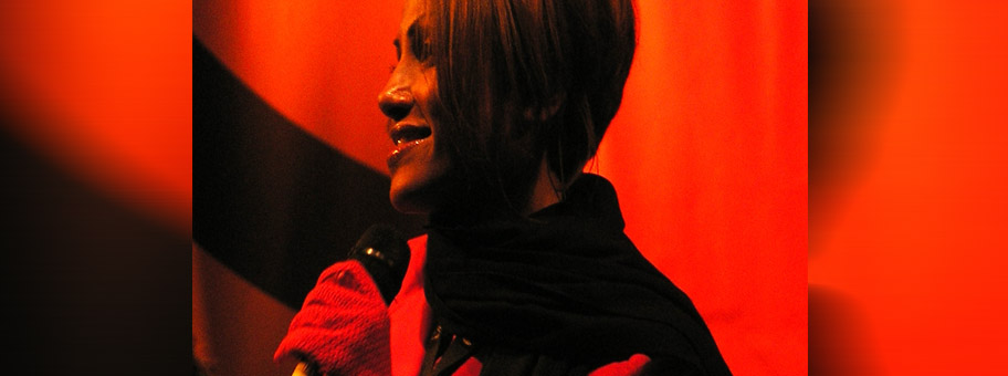 Sabrina Setlur an einem Konzert in Wiesbaden, November 2007.