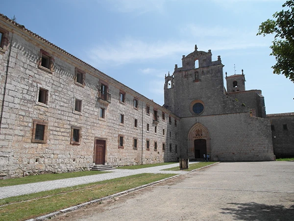 Im Jahr 1936, während der Zeit Francos, errichtete man im Kloster von San Pedro de Cardeña ein für 1200 Personen ausgelegtes Konzentrationslager, das bis Anfang 1940 bestand. In diesem Lager wurde auch Aita Patxi gefangen gehalten.