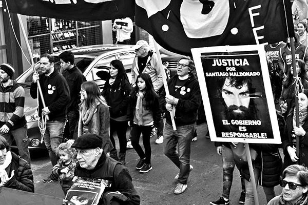 «Gerechtigkeit für Santiago Maldonado», Gedenkmarsch in Santa Fe, August 2018.
