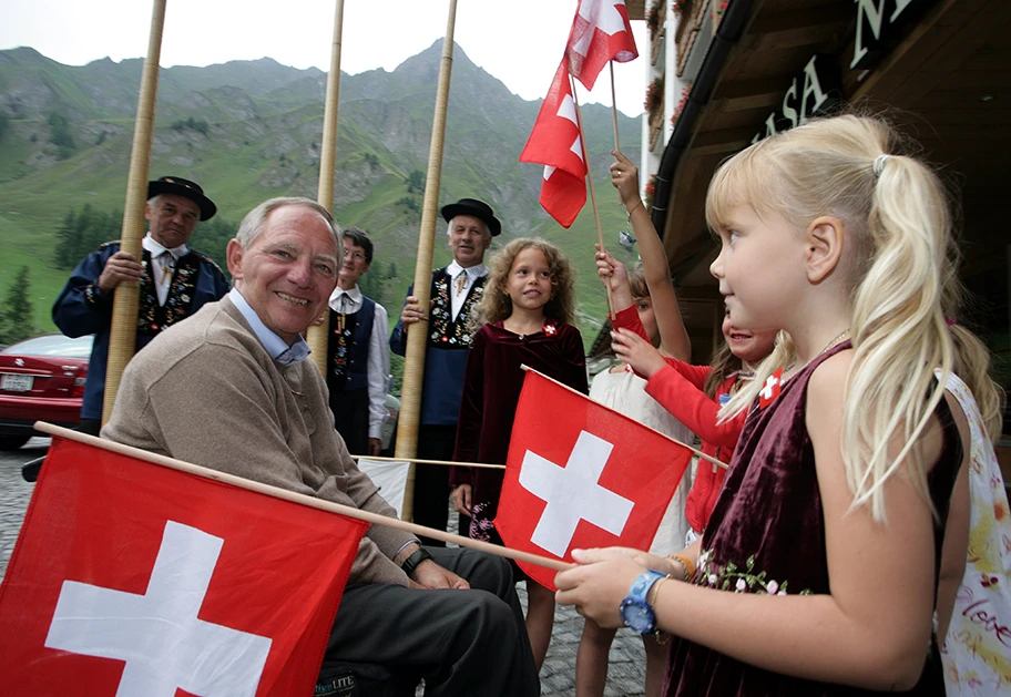 Der amtierende Bundesminister der Finanzen, Wolfgang Schäuble, hier auf Besuch in Samnaun anlässlich der 1. Augustfeier 2005 im Kanton Graubünden.