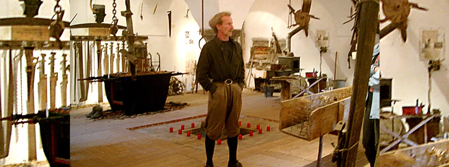 Aramis (Hans Peter Sagmüller) in Schloss Lind bei Neumarkt, Steiermark.