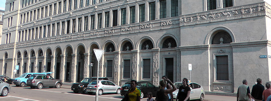 SNB Schweizer Nationalbank in Zürich, beim Bürkliplatz, Ecke Bahnhofstrasse - Börsenstrasse.