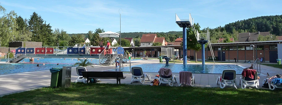 Schwimmbad Alsenborn.