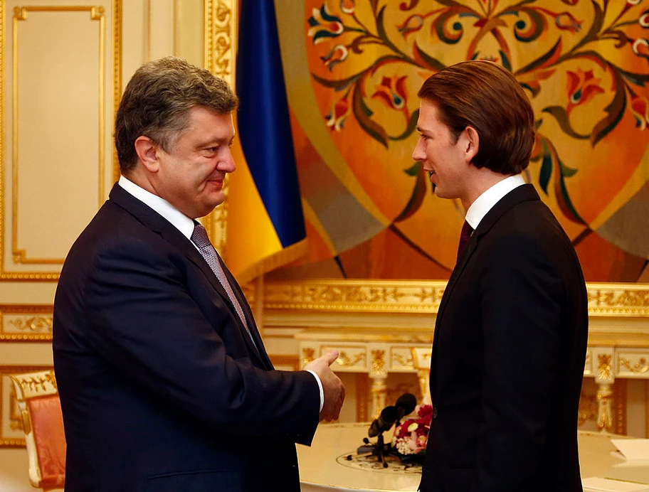 Petro Poroschenko, Präsident der Ukraine, mit dem Österreichischen Bundesminister Sebastian Kurz.