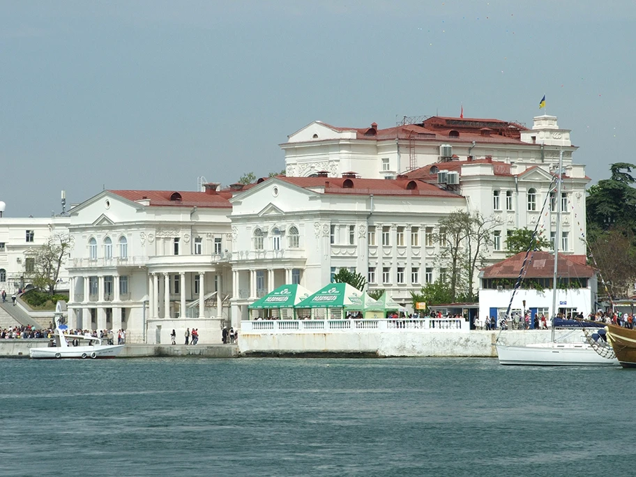 Historisches Gebäude in Sevastopol auf der Halbinsel Krim.