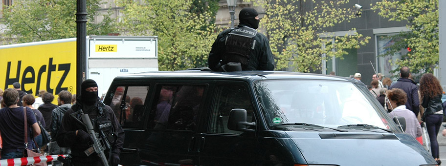 Sicherheitsschutz der Polizei an der Kundgebung des Zentralrats der Juden unter dem Motto «Steh auf!