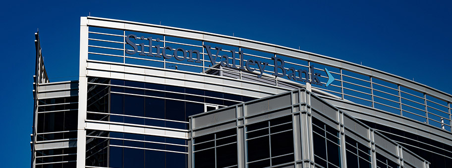 Gebäude der Silicon Valley Bank am Hayden Ferry Lakeside in Tempe, Arizona im Februar 2019.