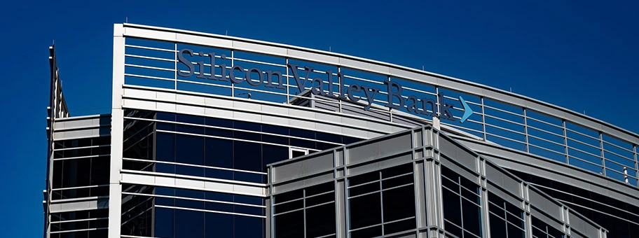 Gebäude der Silicon Valley Bank am Hayden Ferry Lakeside in Tempe, Arizona im Februar 2019.