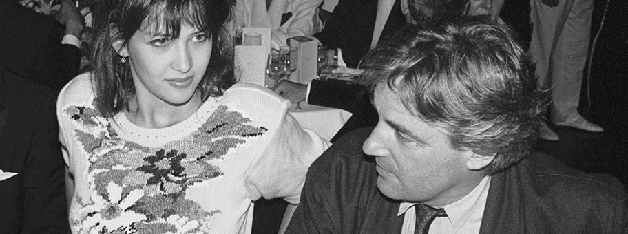 Der polnische Filmregisseur Andrzej Zulawski mit Sophie Marceau am Filmfestival von Cabourg im Jahr 1988.