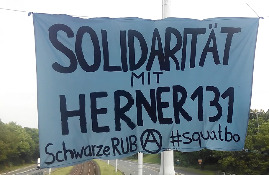 Die Hausbesetzer der Villa an der Herner Strasse 131 erfahren Solidarität der Studierenden in Bochum.