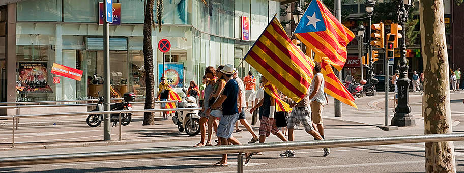Genau wie die Schotten oder die Basken träumen auch die Katalanen von einem eigenen Staat. Protesttag für Autonomie in Barcelona, Mai 2010.