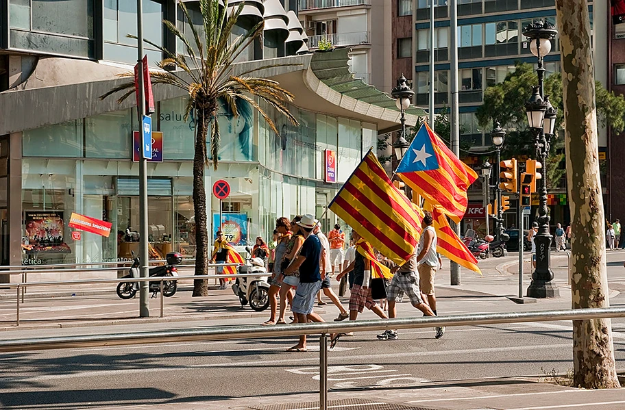 Genau wie die Schotten oder die Basken träumen auch die Katalanen von einem eigenen Staat. Protesttag für Autonomie in Barcelona, Mai 2010.