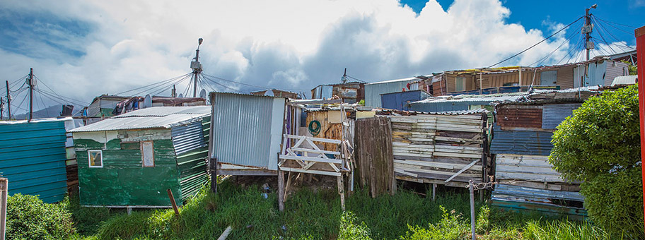 Das Imizamo Yethu Township in Kapstadt, Südafrika.