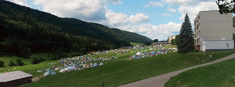 Campingplatz des Anarchistenkongress in St. Imier am 21. Juli 2023.