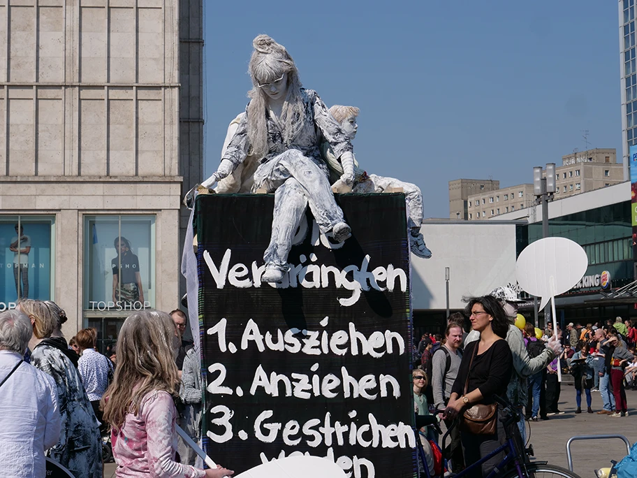 Auftaktkundgebung der Mietenwahnsinn Demonstration im April 2019 in Berlin.