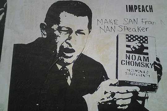 Chomsky, le bouffon de Chavez