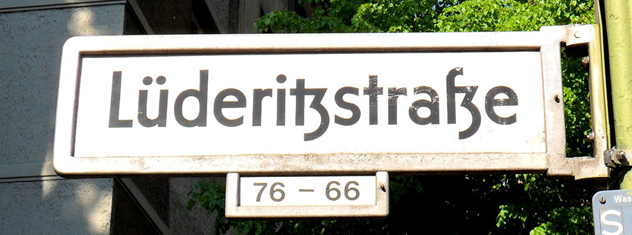 Strassenschild der Lüderitzstrasse in BerlinWedding (Afrikanisches Viertel), benannt nach Adolf Lüderitz (18341886).