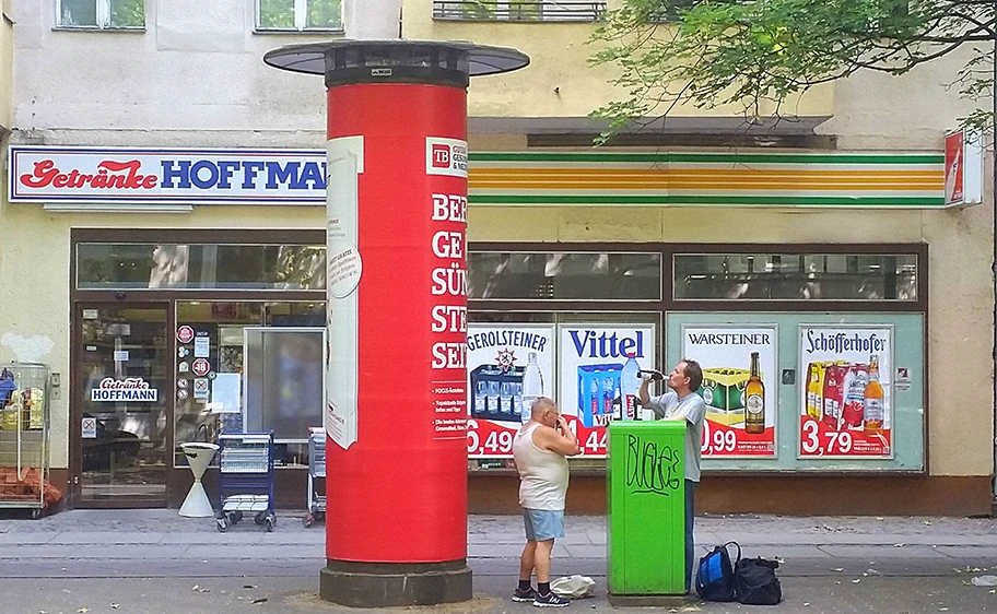 Berlin Kaiserin Augusta Allee - da ist noch Kiez - die Gentrifizierung hat noch nicht zugeschlagen - frisst sich aber stetig fort.