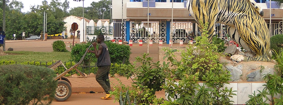 Strassenszene in Burkina Faso.