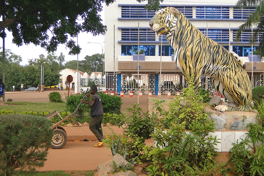 Strassenszene in Burkina Faso.