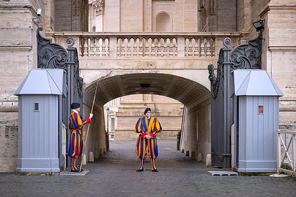 Schweizer Garde im Vatikan, Februar 2026.