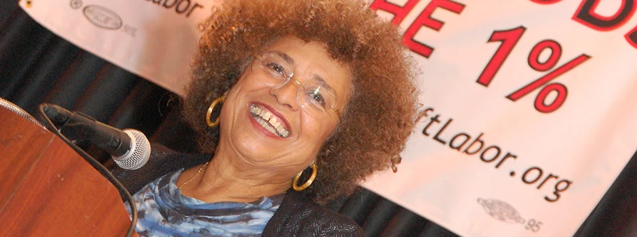 Linke Frauen wie Angela Davis warben letztes Jahr in einem Aufruf zum »Internationalen Frauenstreik« gemeinsam „Für einen Feminismus der 99%“, für einen militanten Frauenstreik und gegen den sogenannten „Lean-In“-Feminimus der Silicon-Valley-Machart.