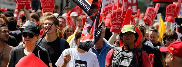 Demonstration in London am 12. Juli 2014 gegen das TTIP-Freihandelsabkommen zwischen der USA und der EU.