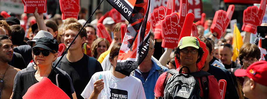 Demonstration in London am 12. Juli 2014 gegen das TTIP-Freihandelsabkommen zwischen der USA und der EU.