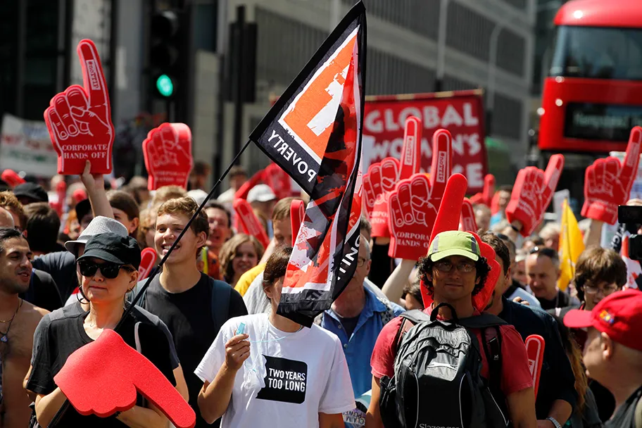 Demonstration in London am 12. Juli 2014 gegen das TTIP-Freihandelsabkommen zwischen der USA und der EU.