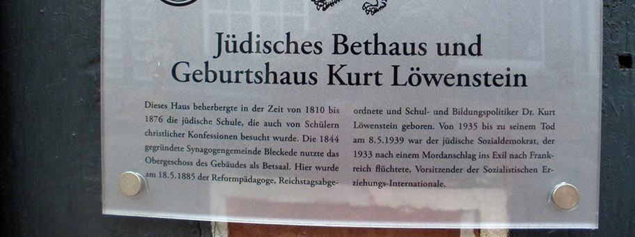 Gedenktafel am Geburtshaus Kurt Löwenstein in Bleckede.