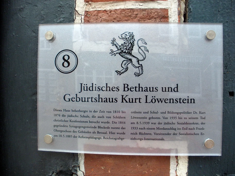 Gedenktafel am Geburtshaus Kurt Löwenstein in Bleckede.