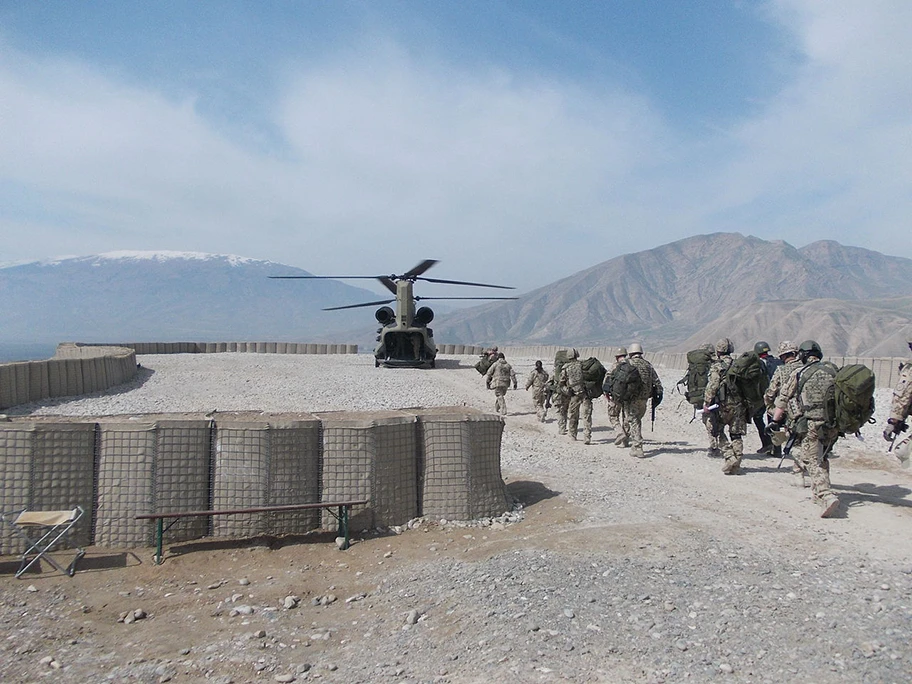 Verlegung deutscher Truppen von dem Aussenposten der Bundeswehr «Observation Post North» nach Kundus mit Hilfe einer CH-47 Chinook im Oktober 2013.