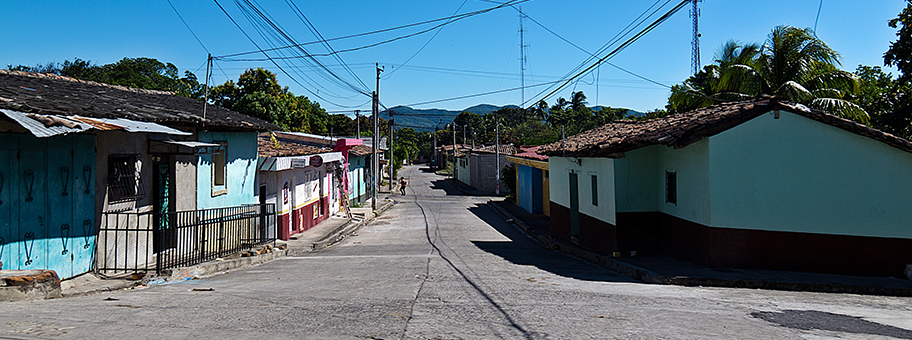 Strasse in Tecoluca, El Salvador.