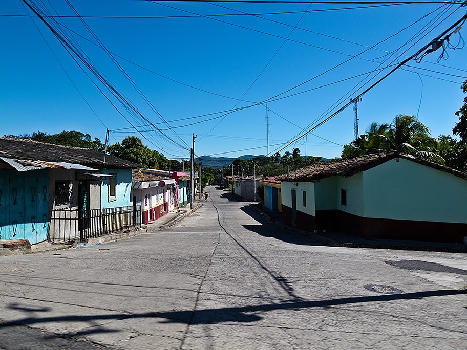 Strasse in Tecoluca, El Salvador.