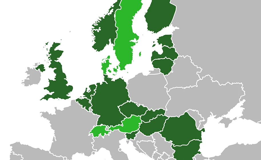 Karte der Teilnehmer der European Sky Shield Initiative, 2023. Dunkelgrün (Gründungsmitglieder 2022), hellgrün (Neumitglieder 2023: Dänemark, Schweden, Österreich, Schweiz).