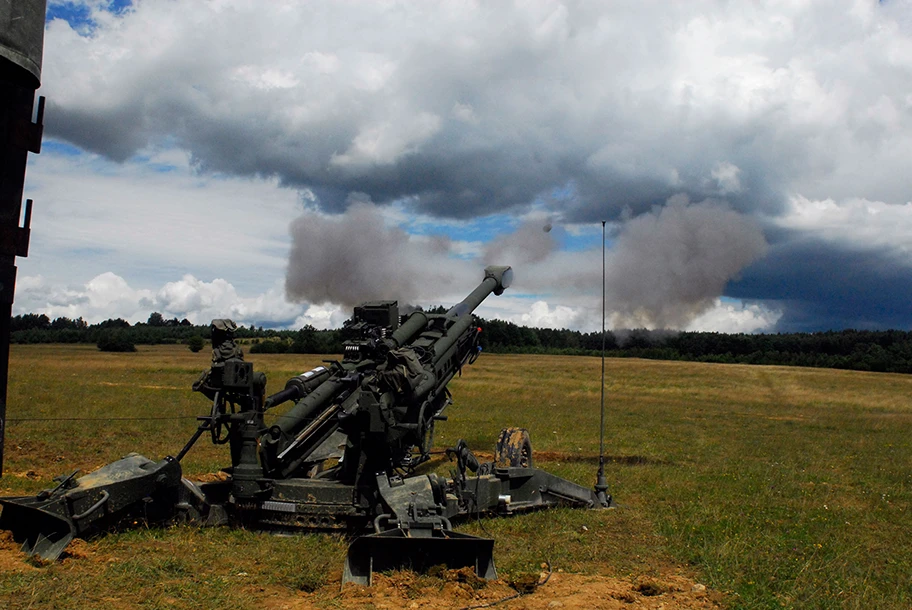 Übungsschiessen mit einer M777 Howitzer.